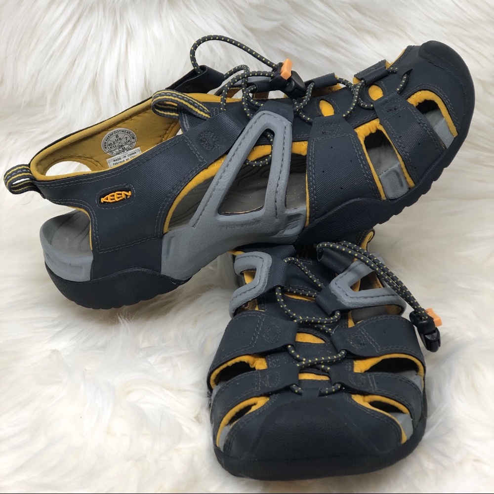 Keen Men’s sandals size 8 gray and Yellow